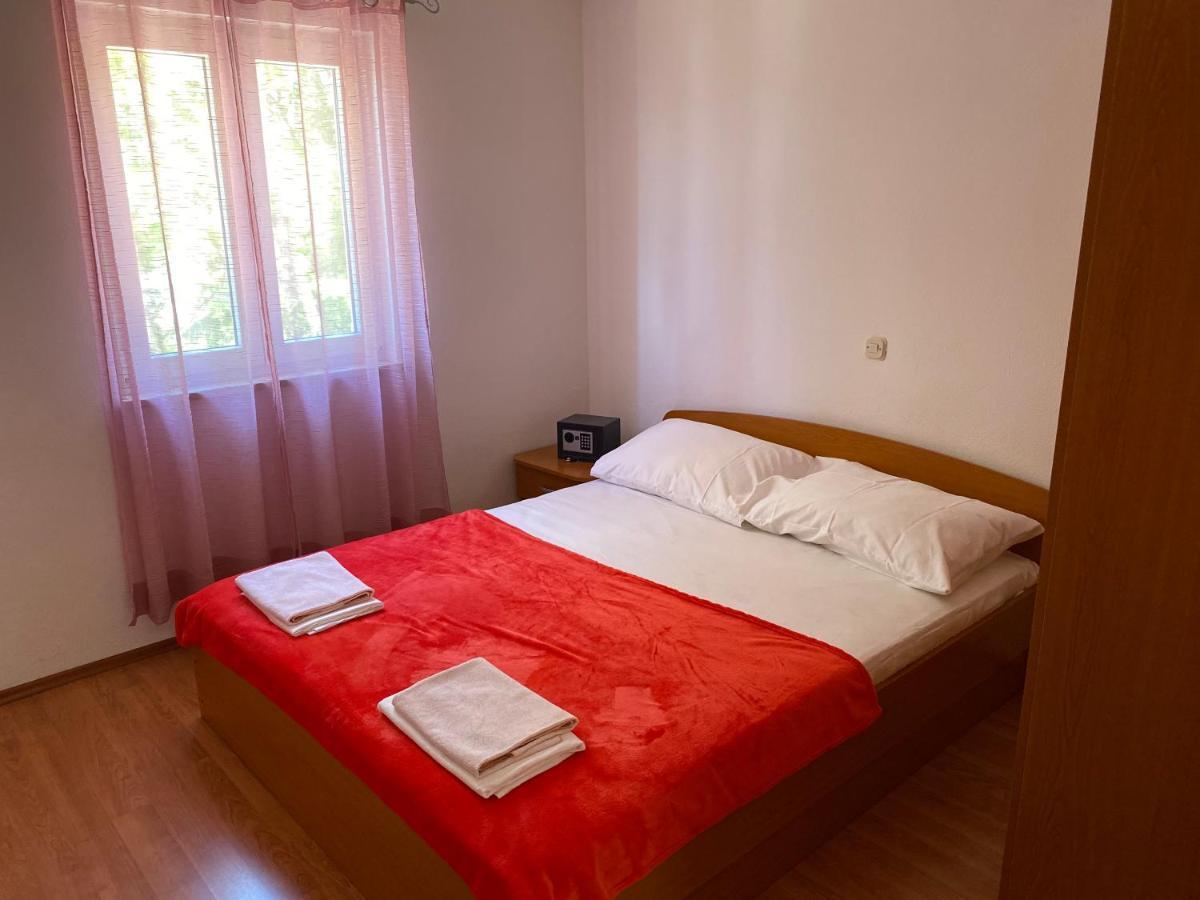 Apartmani Anita Starigrad Paklenica Exterior foto