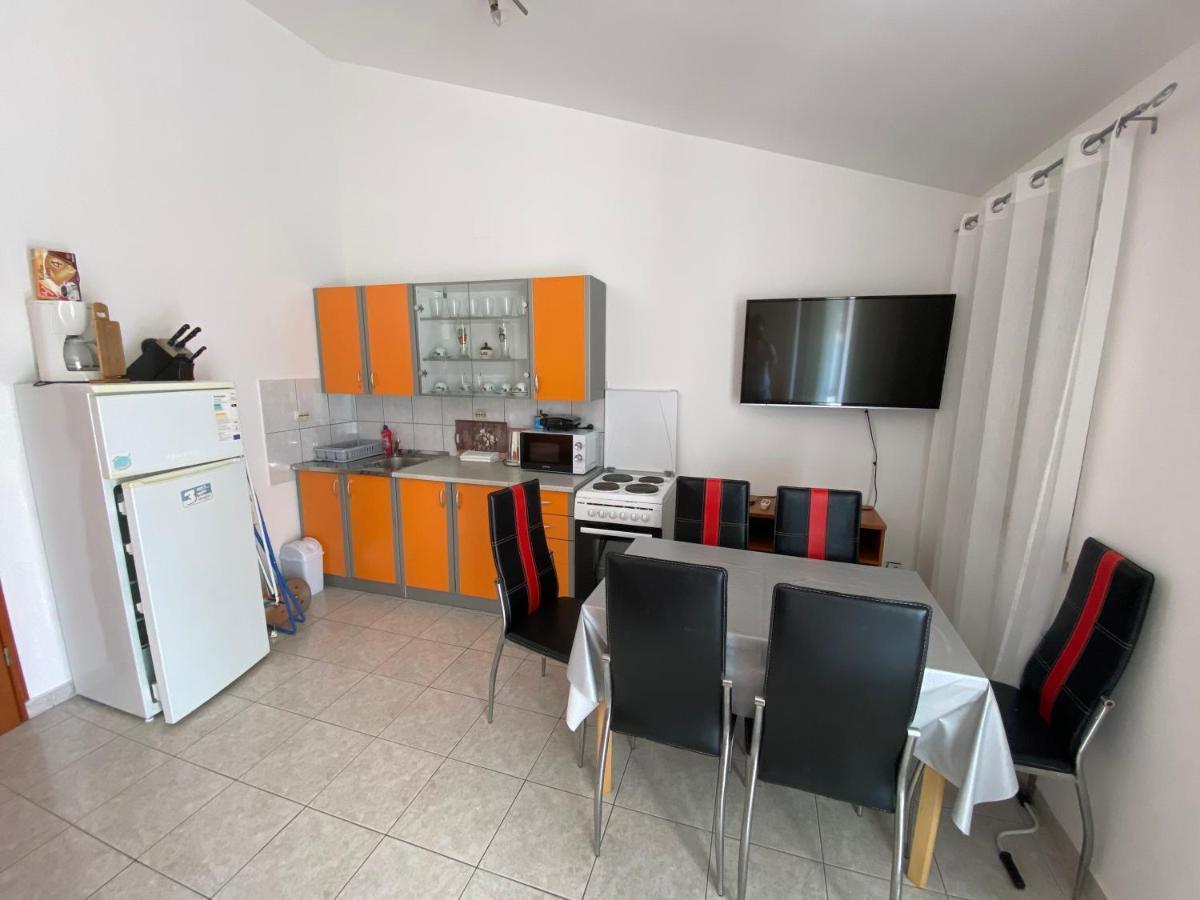Apartmani Anita Starigrad Paklenica Exterior foto